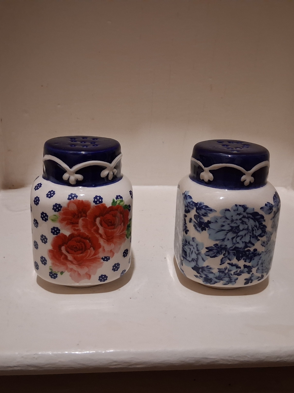 The Pioneer Woman Frontier Rose Salt & Pepper Shakers